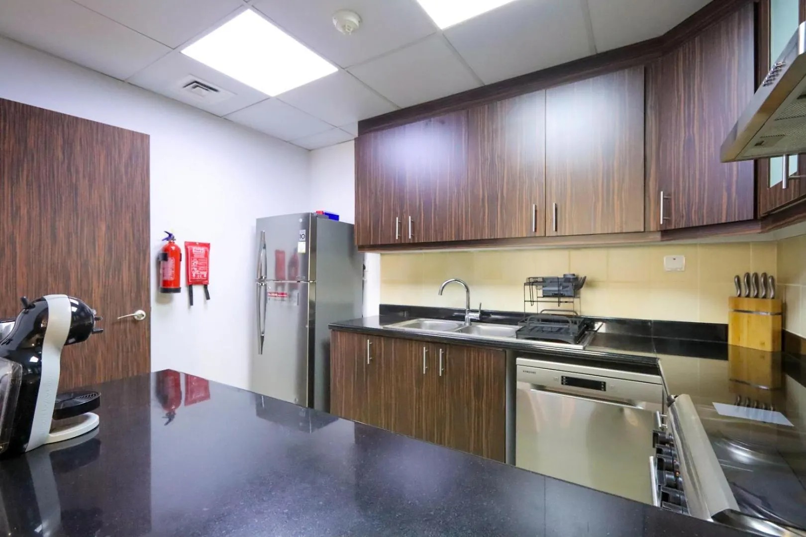 Livbnb - Stunning 2Bhk In Shams Walk To Beach Dubai Apartment
