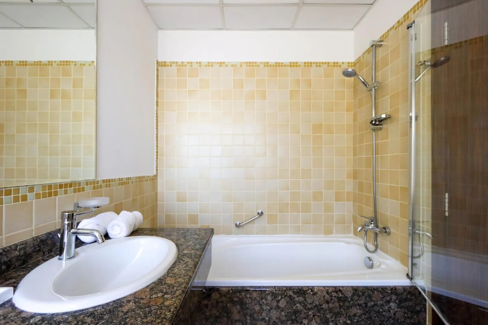 Livbnb - Stunning 2Bhk In Shams Walk To Beach Dubai