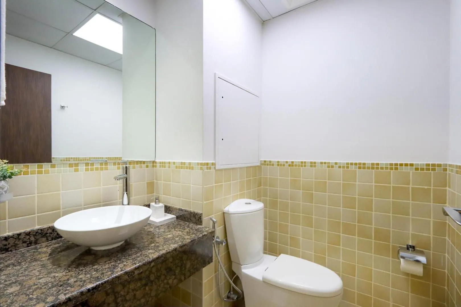 Livbnb - Stunning 2Bhk In Shams Walk To Beach Dubai 0*,  United Arab Emirates