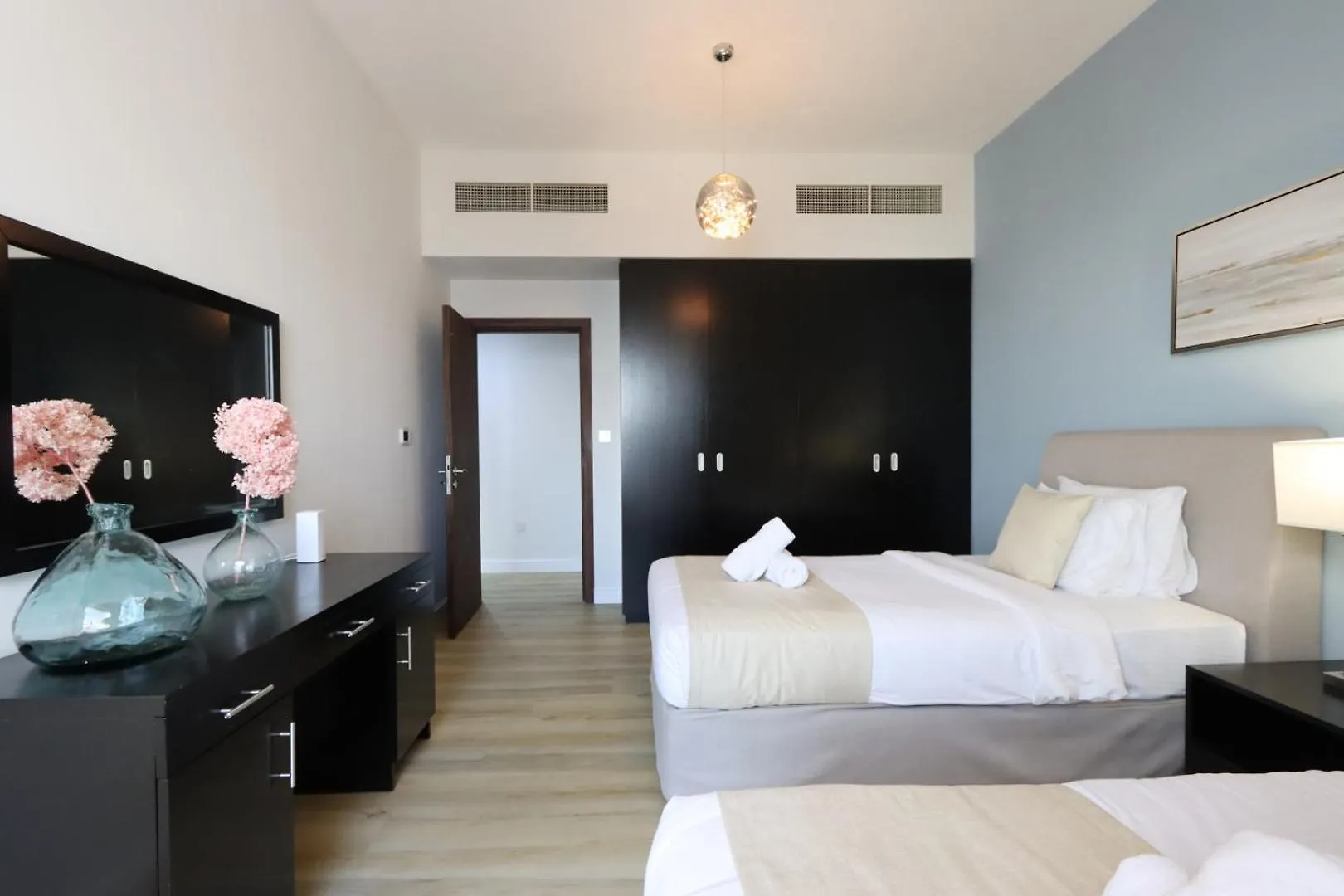 Livbnb - Stunning 2Bhk In Shams Walk To Beach Dubai 0*,  United Arab Emirates